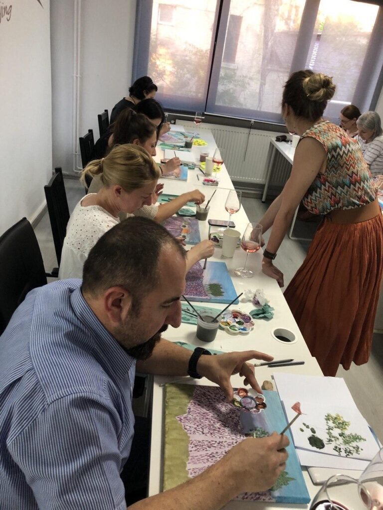 Ateliere neconvenționale - Seara de Pictura și Vin 6 Imagine din galeria atelierului „Pictură și vin”