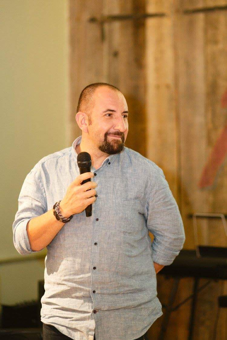 Public speaking, frica cu care ne intersectăm măcar o dată în viață. De ce ne este teamă să vorbim în public și cum să trecem peste această problemă?
