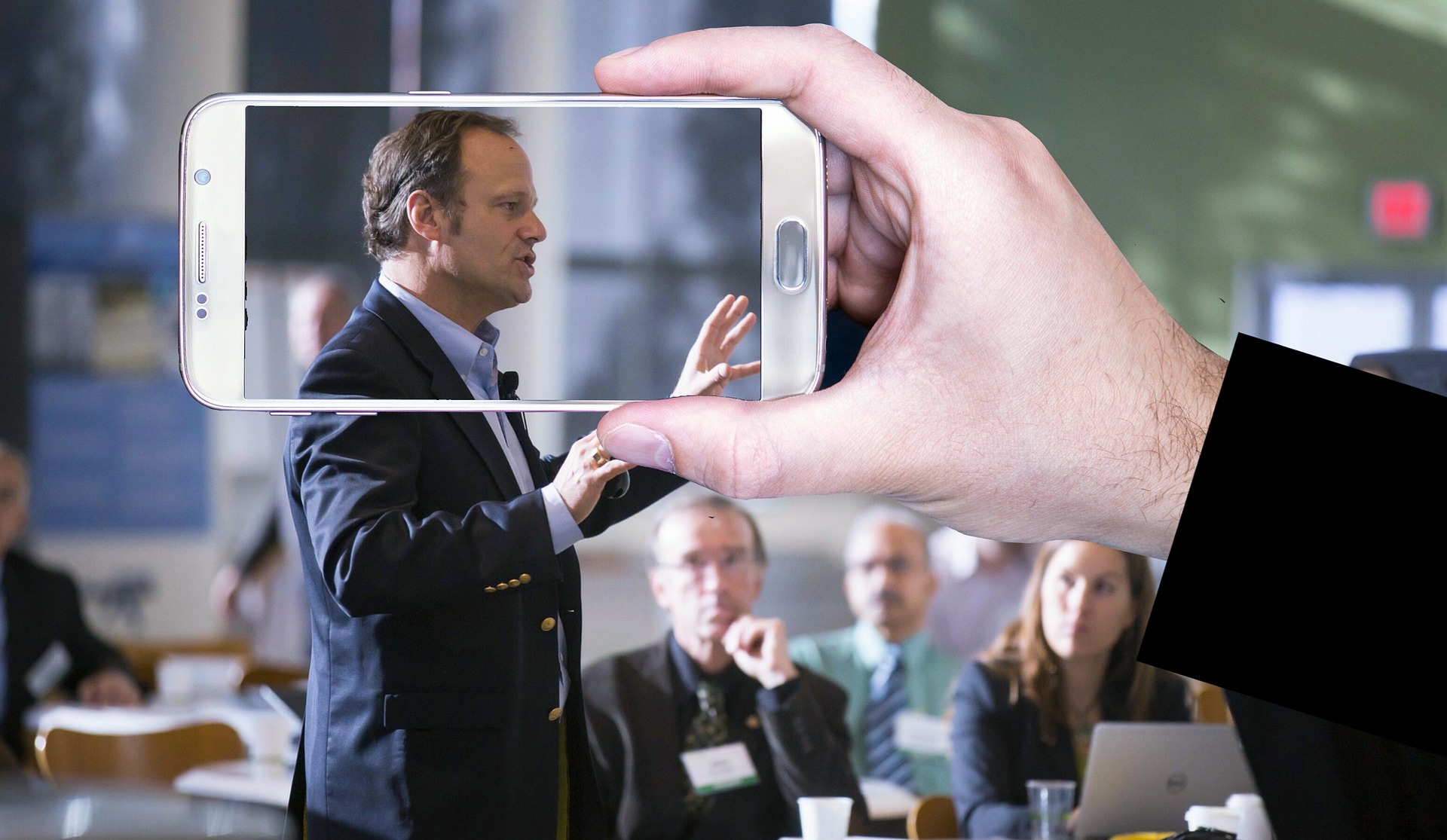 Public speaking, frica cu care ne intersectăm măcar o dată în viață. De ce ne este teamă să vorbim în public și cum să trecem peste această problemă? 3 public speaking 2